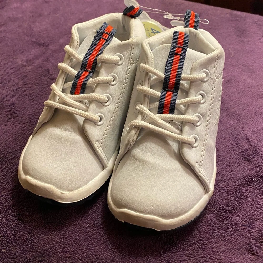 New Unisex Baby White Walker Sneakers Size 4 Infant Crib Shoes 9-12 Months